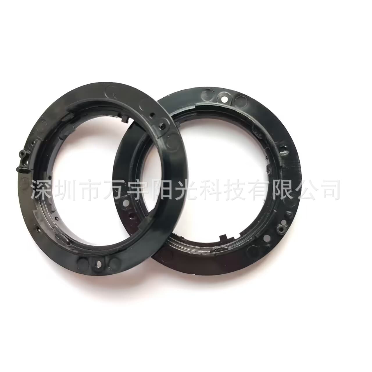 Mount ring/clip for Nikon 18-55mm, 18-105mm, 18-135mm, and 55-200mm lenses.