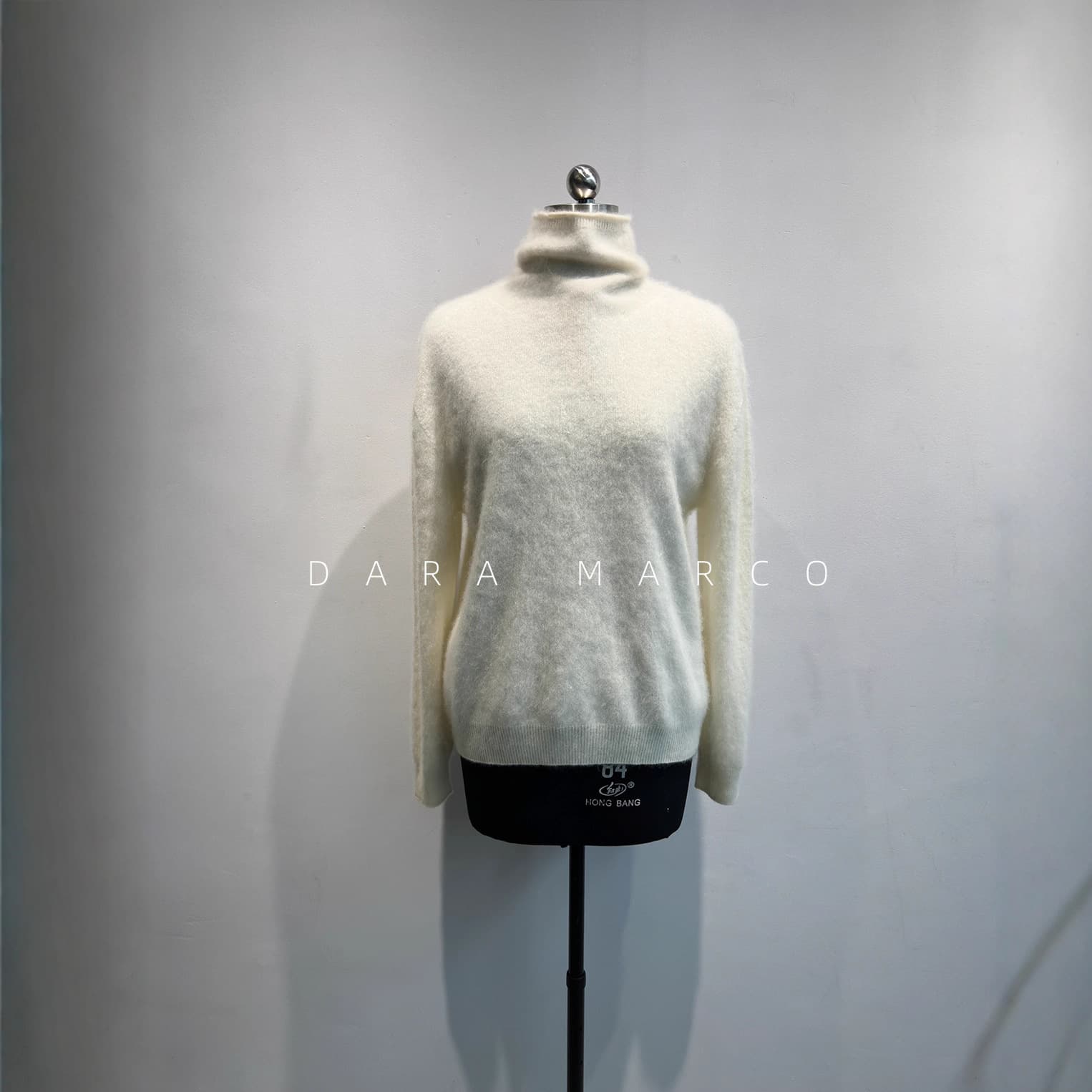 Craftsmanship and Aesthetics ~ Island Seiki Seamless Cashmere Wool Brushed Turtleneck Knit Sweater, Autumn/Winter 2025, Elegant Innerwear for Women