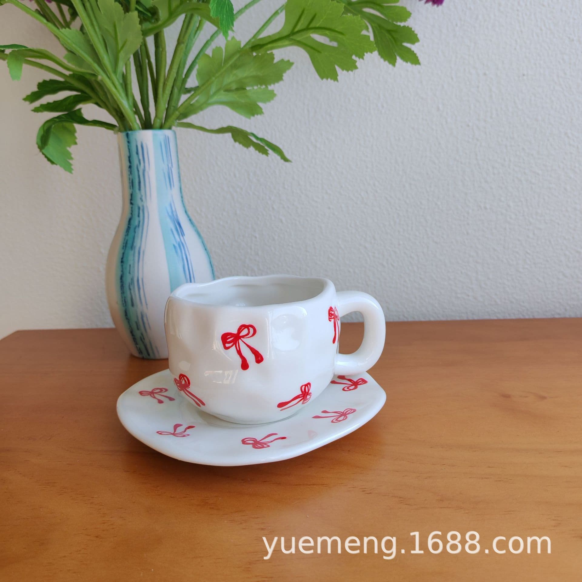 Irregular Christmas Ceramic Coffee Mug with Cute Floral and Heart Hand-Painted Cup and Saucer Set for Afternoon Tea