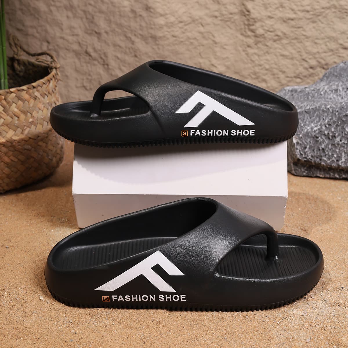 Cross-border Men's Thick-Soled Flip Flops Summer 2024 New Non-Slip Outdoor Premium Beach Sandals with Toe Separator