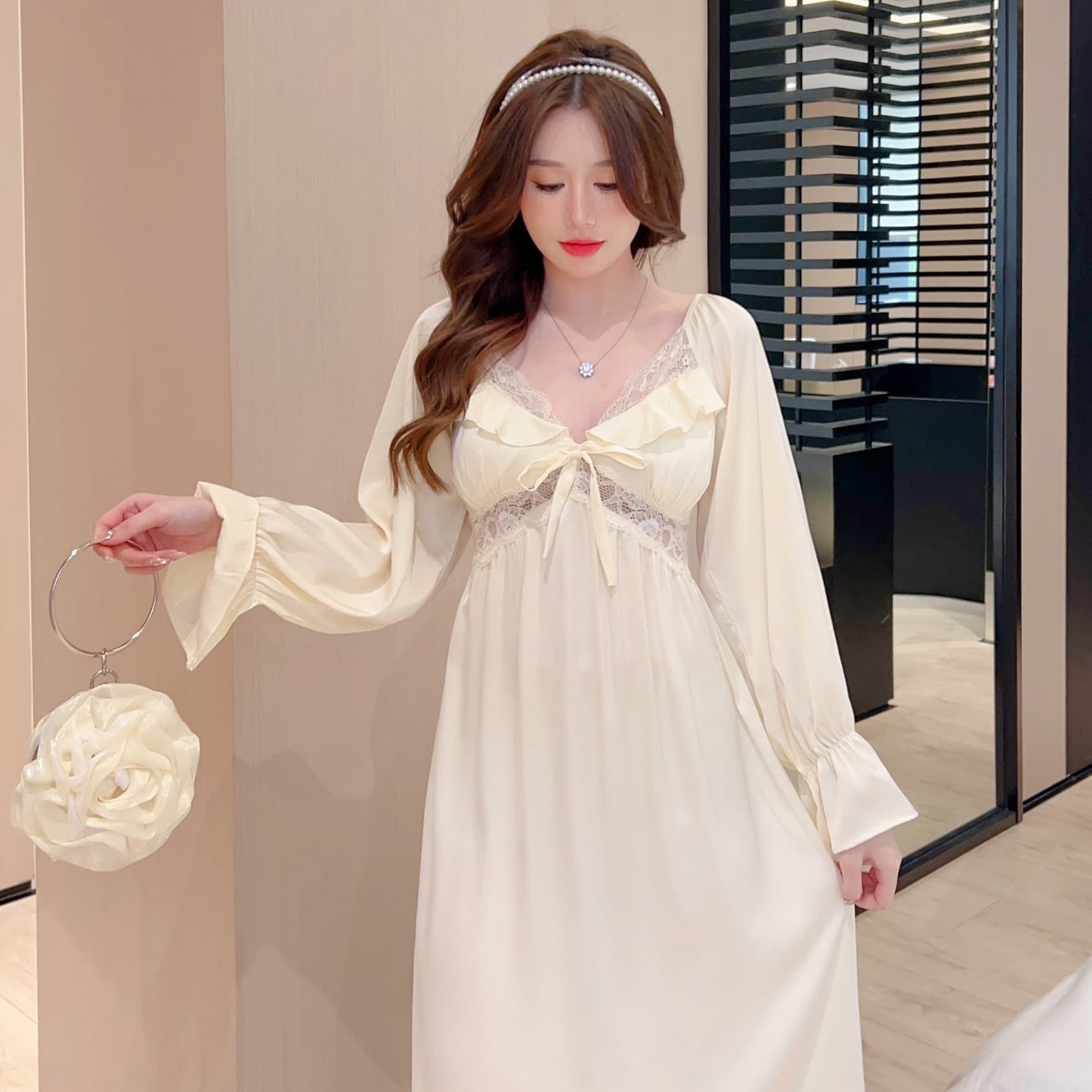 French-style Long Sleeve Nightgown with Built-in Pads, Women's Spring/Autumn Silk-like Loungewear, Princess-style Ice Silk Nightdress