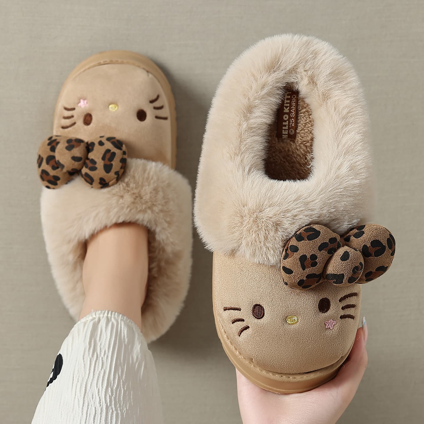 KT Cat Thick-Soled Birkenstock Cotton Slippers for Women, Winter Outer Wear, Plush Warm Home Indoor Non-Slip Cotton Slippers, Wholesale