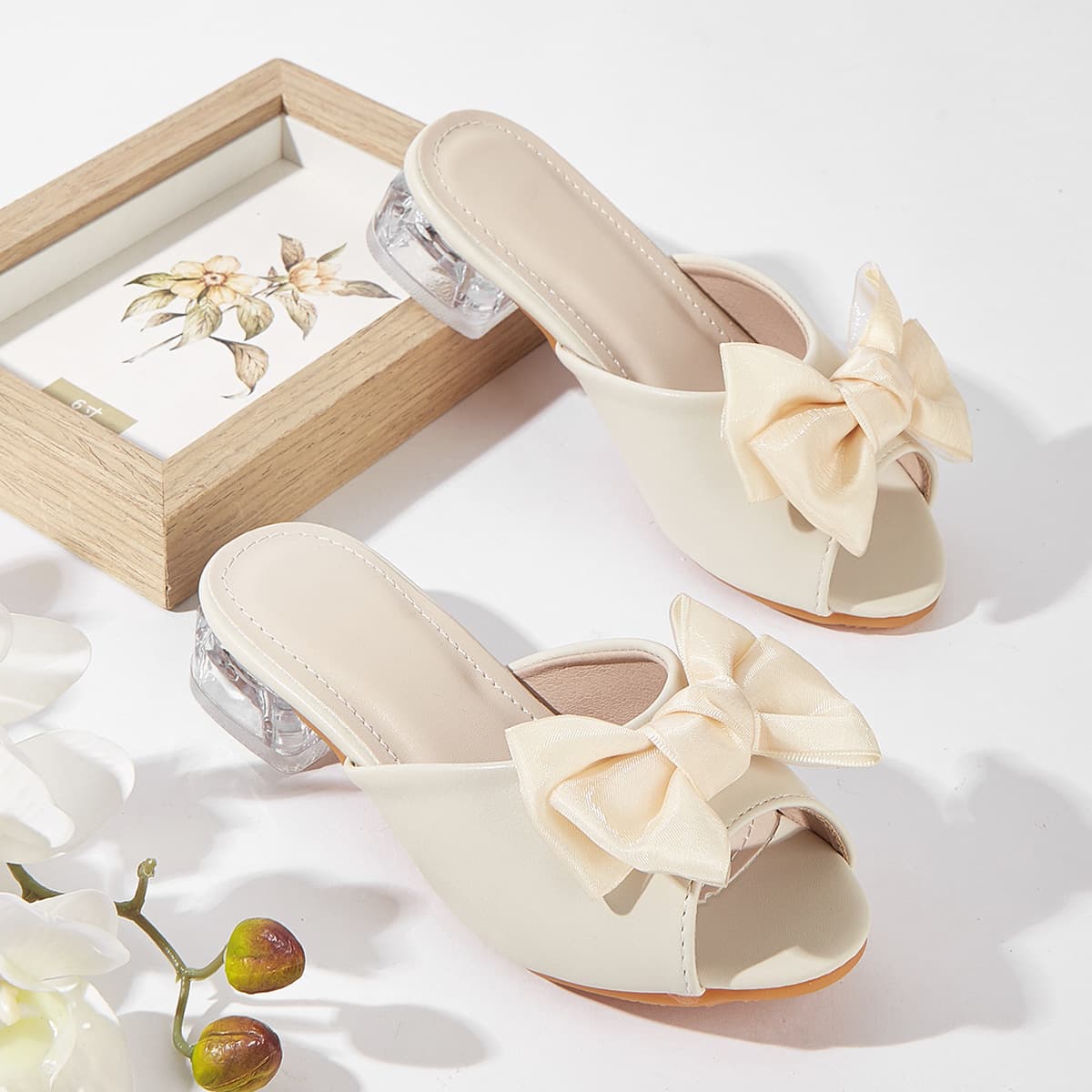 Girls' High Heels 2026 Spring New Arrival, Medium and Small Children's Chunky Heel Bow High Heel Slippers Princess Shoes