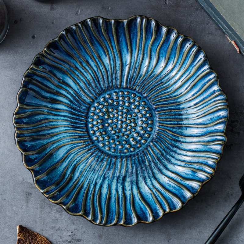 9-Inch Kiln-Transformed Embossed Ceramic Plate Artistic Shape Creative Antique Charm Exquisite Antique-Style Tray Dessert Plate Vintage