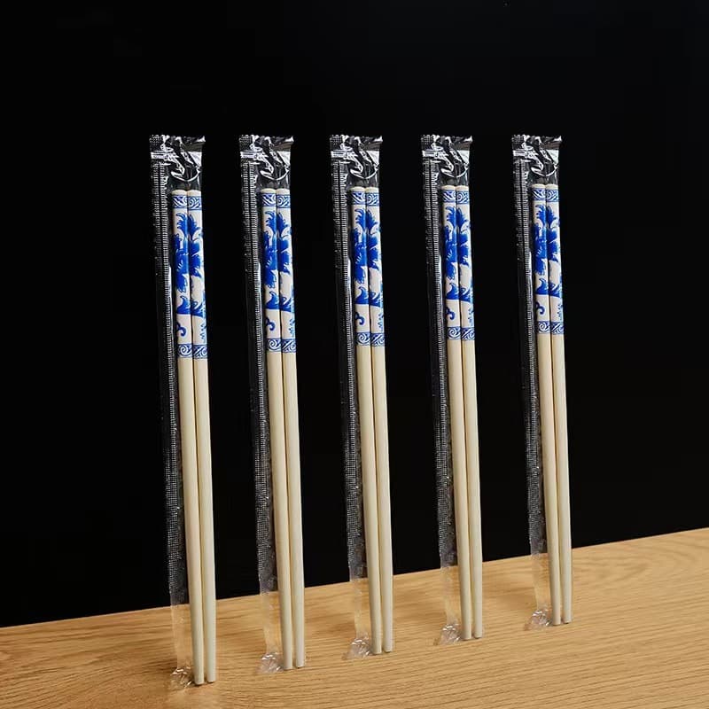 Bamboo chopsticks for home use, Chinese-style blue and white pattern bamboo chopsticks, disposable, individually packaged, for restaurants and hotels, hygienic and convenient.