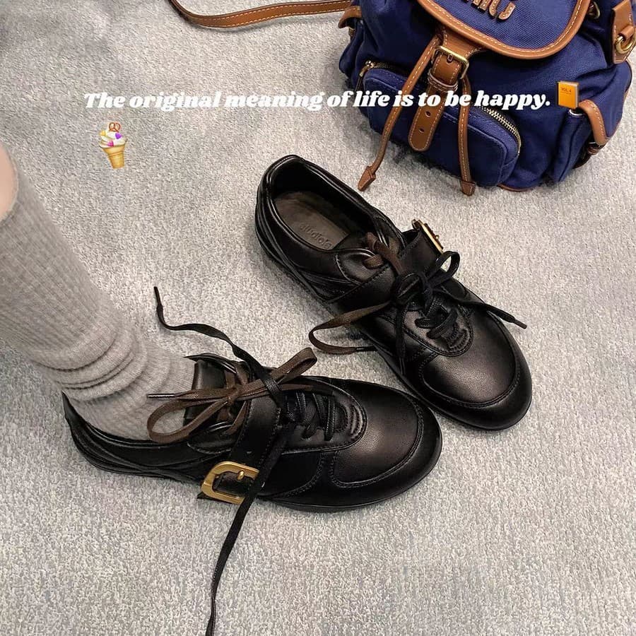 Grape Mom Same Style~ Lambskin Version Retro Double Lace German Trainer 2025 New Belt Buckle Round Toe Leather Shoes Women