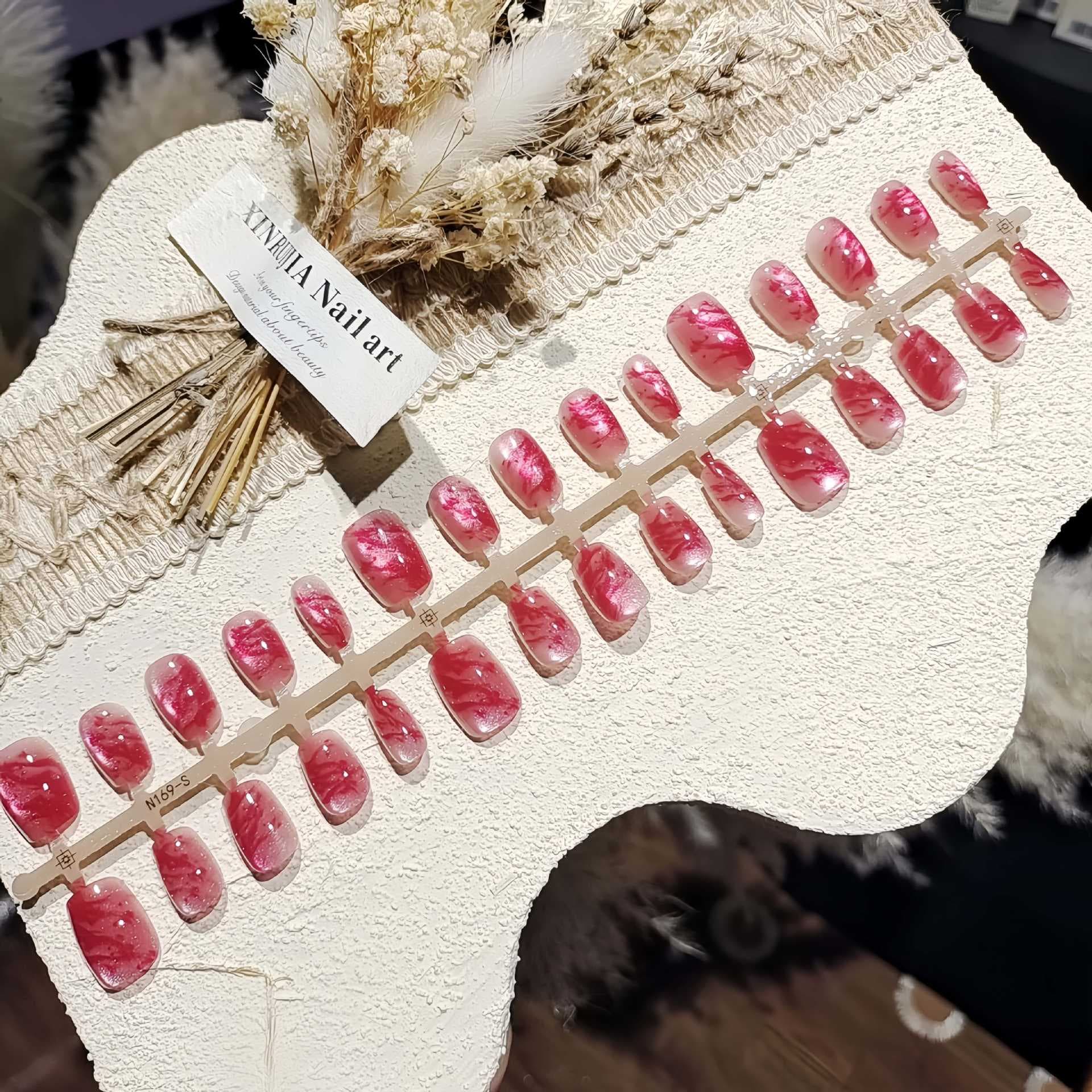 [Red Silk Soft] Short Ballet Press-On Nails Red Ink Wash Style Light-Chasing Glass Bead Cat Eye Pre-Made Nails
