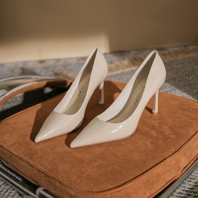 8812 Pointed Toe High Heel Women's Pumps 2026 Spring New Minimalist Versatile Patent Leather Shallow Mouth Block Heel Shoes
