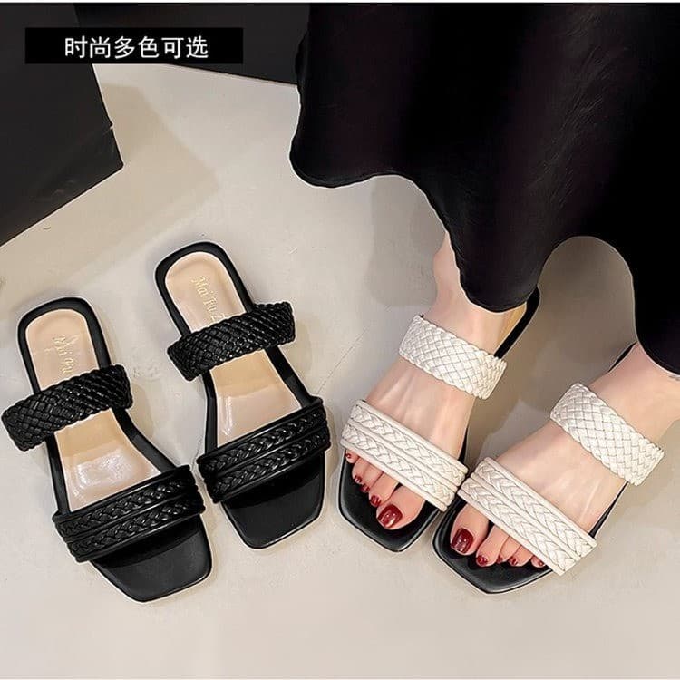 2025 New Square Toe Slippers Woven Sandals Summer Versatile Flat Heels Women’s Foreign Trade Women’s Shoes Sandals and Slippers Wholesale