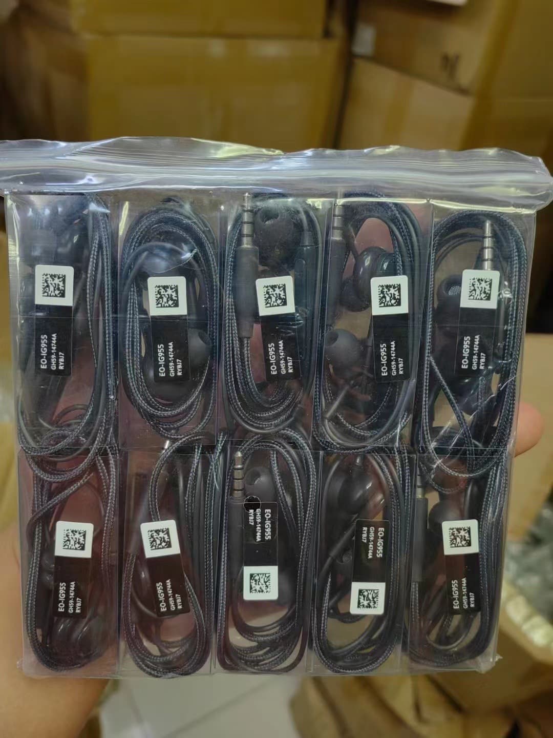 Factory Wholesale In-Ear Wired Earphones with In-line Control and Microphone, Universal for Samsung S8+/S10/Note10