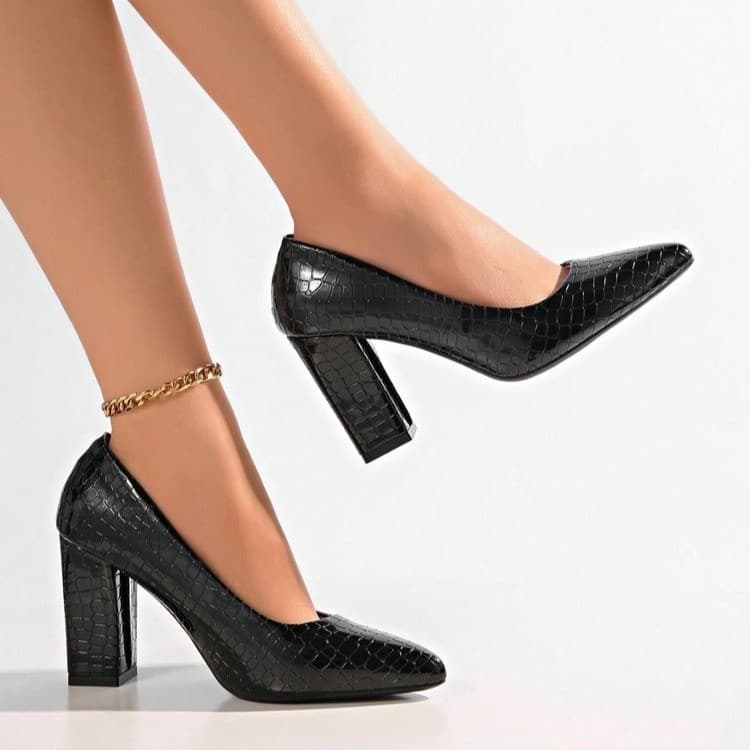 Fashionable Cross-Border Shallow Pointed-Toe Comfortable White High-Heeled Shoes 2026 New European and American Versatile Chunky Heel Soft Leather Single Shoes