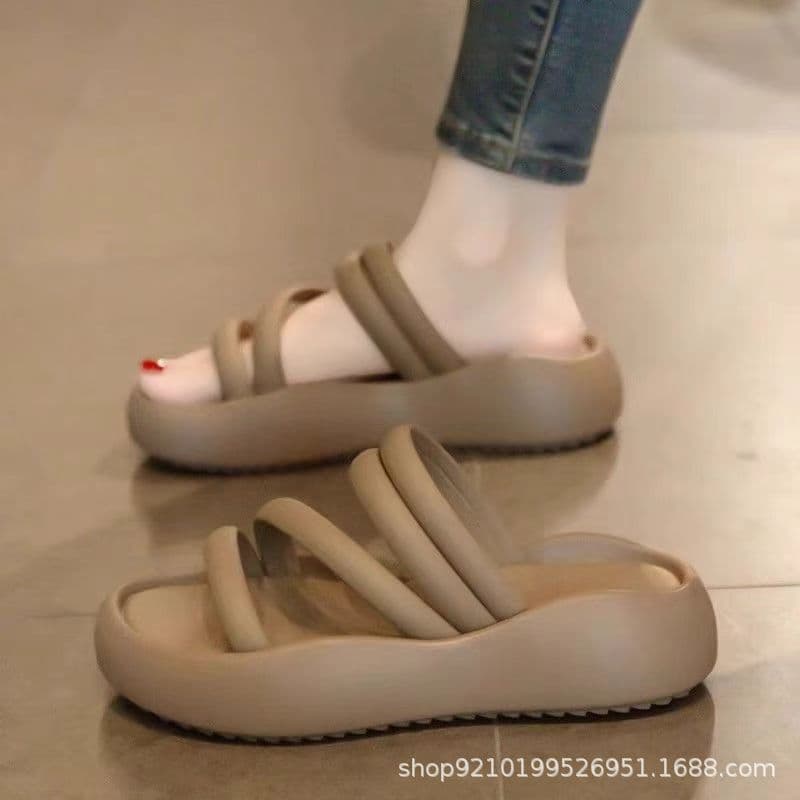 Women's Slippers 2024 New Summer Outdoor Style with Skirts, High-End Fashion Thick Soft Non-Slip Beach Sandals