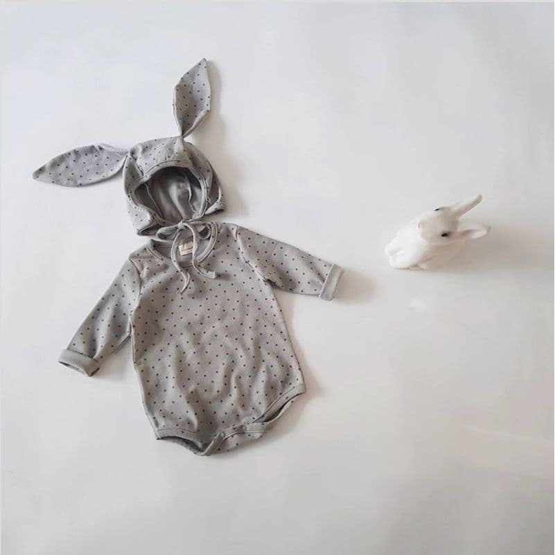 Newborn Baby Rabbit Bodysuit, Infant Onesie for 100-Day and Full-Month Photo Shoot