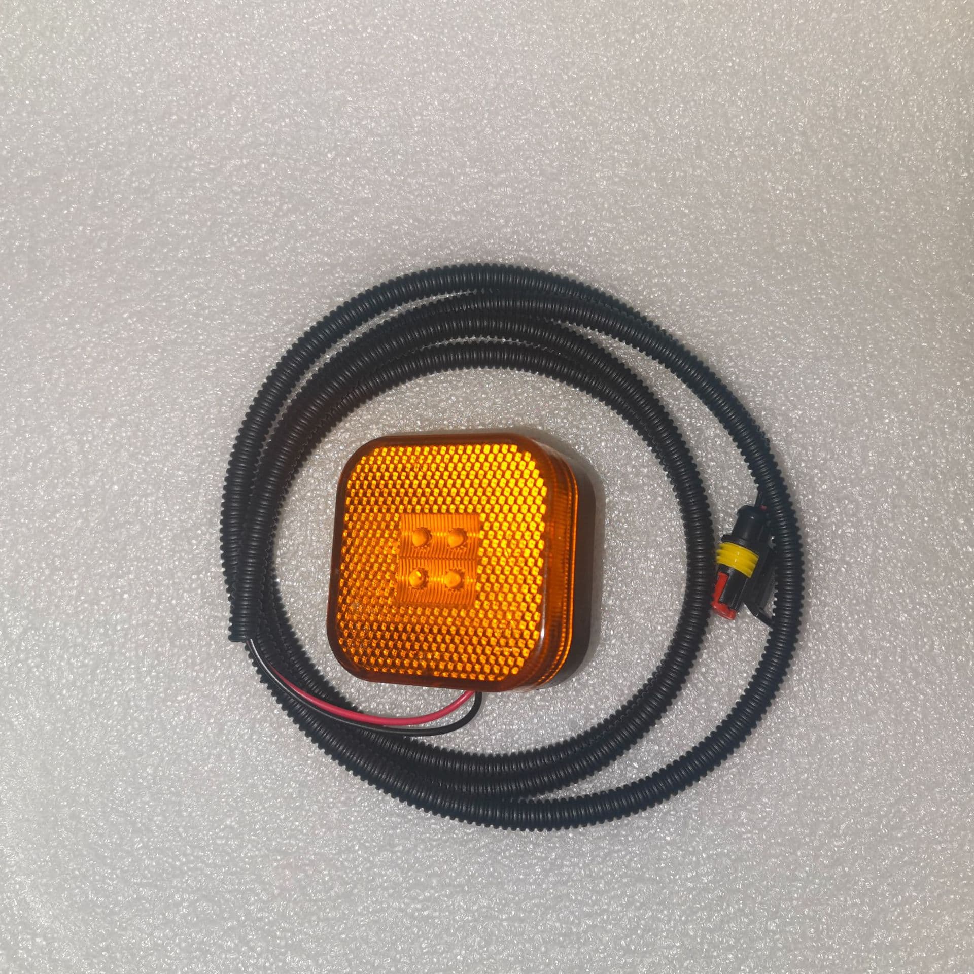 Compatible with Sinotruk SITRAK T5G TX Side Marker Light WG9120720007 Truck Side Clearance Lamp