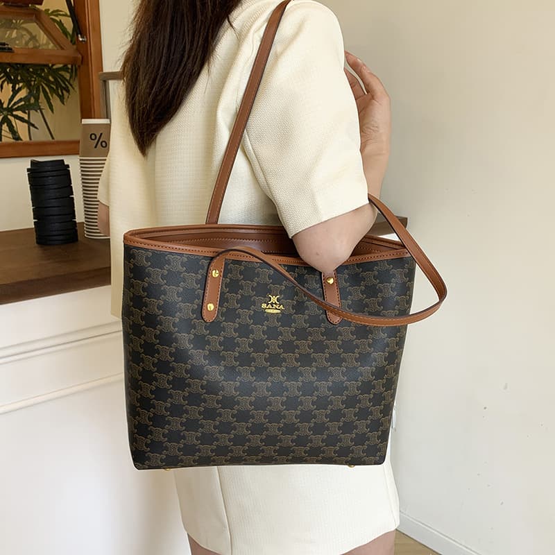 2025 New Trendy Large Capacity Commute Simple Tote Bag Fashionable Underarm Bag Textured Shopping Bag