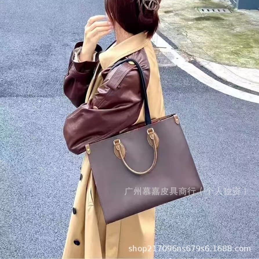 Guangzhou source of goods with LOGO classic jungle presbyopia onthego tote women's bag portable shoulder large capacity