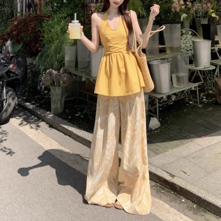 Korean Style New Pure Desire Halter V-Neck Sleeveless Tank Top and Summer Niche Printed Casual Pants Two-Piece Set for Women