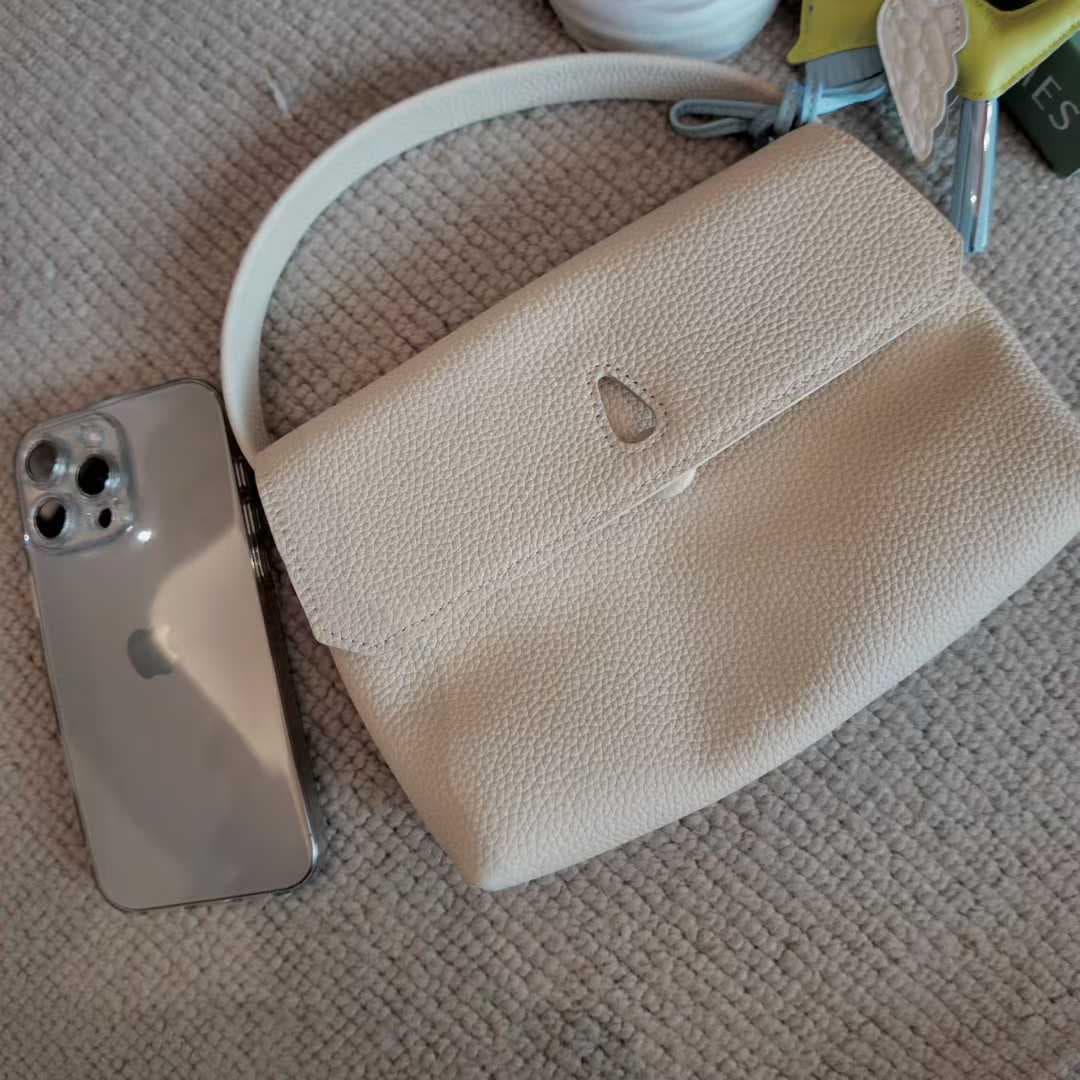 First-layer cowhide crossbody bag, new soft waxy handbag, casual commuting crossbody bag, simple texture genuine leather women's bag