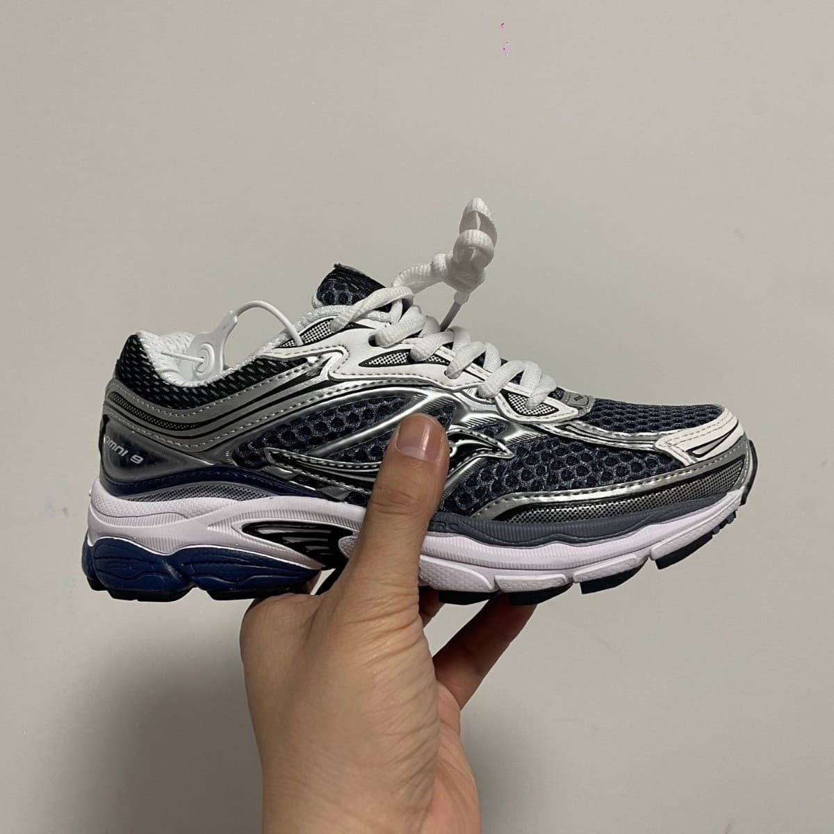 Cross-border Saucony PROGRID OMNI 9 Outdoor Running Shoes Cushioning Wear-resistant Thick Sole Men Women