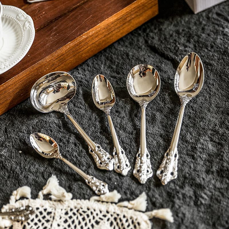 European-style silver steak knife, fork, and spoon set for Western dining, vintage spoon cutlery creative design, exported to Europe and America