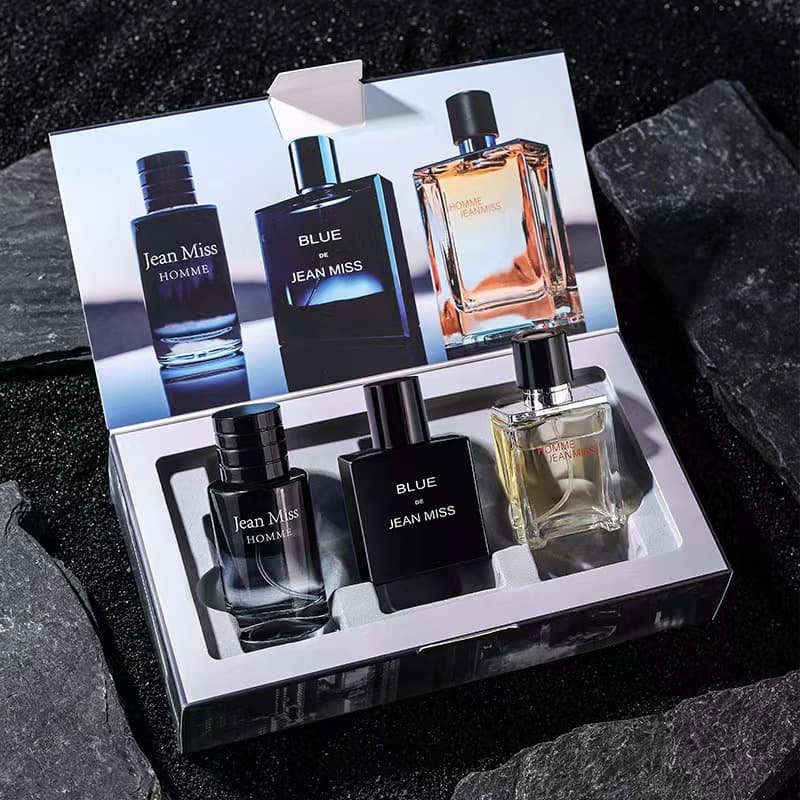 Cross-border e-commerce hot-selling four-piece men's and women's gift box perfume, fresh and long-lasting woody fragrance perfume set wholesale