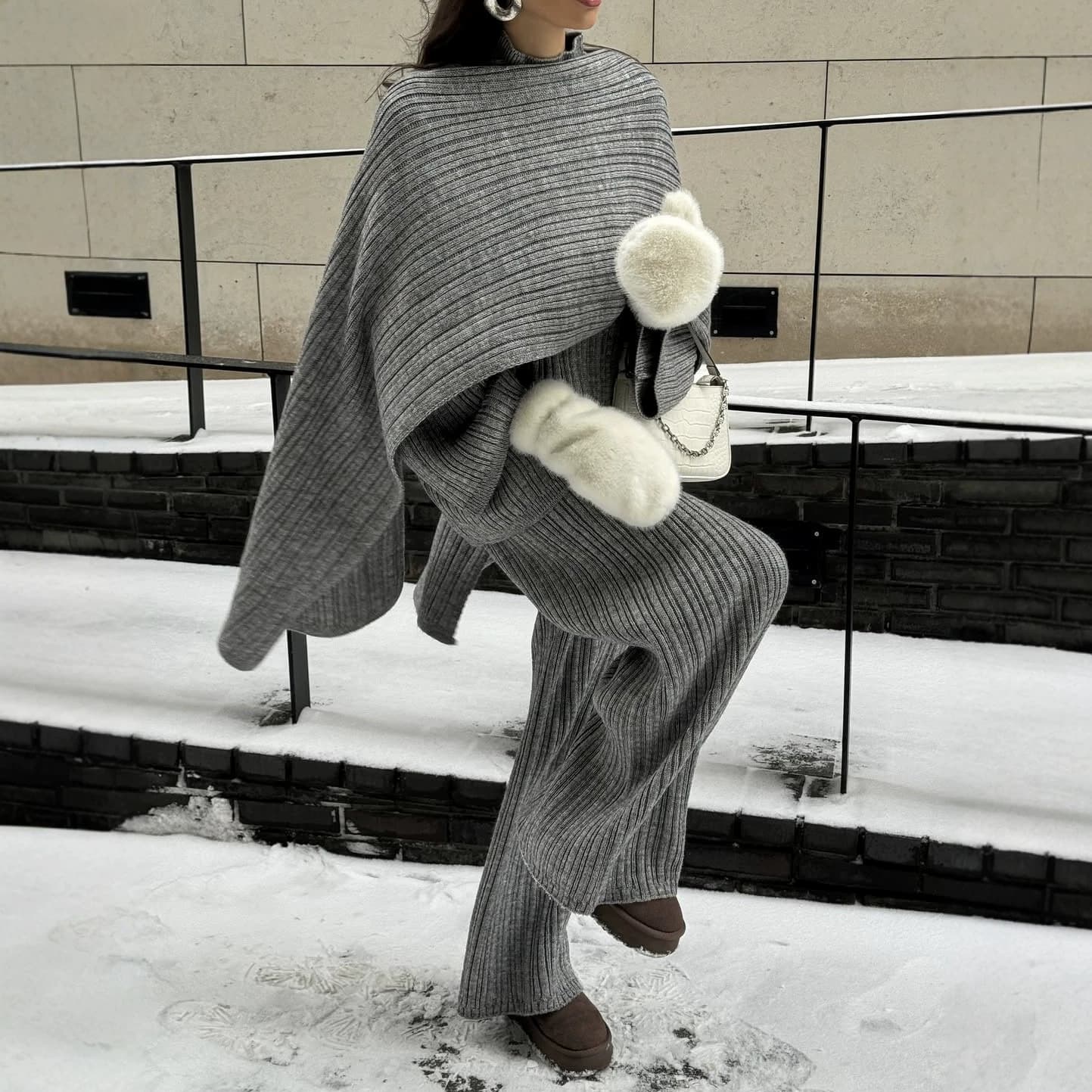 European and American Fall/Winter Solid Color Crew Neck Cable Knit Sweater Set for Women, Loose Knit Sweater with Wide-Leg Pants and Scarf 3-Piece Set