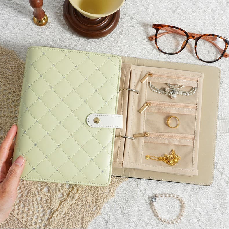 This storage book can take photos of jewelry, anti-oxidation and dust-proof travel portable gold hand jewelry earrings ring jewelry storage bag