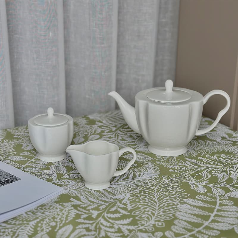 Bone China Coffee Set with Sugar Pot and Milk Jug, French Pure White Coffee Pot, Ceramic Milk Jug, Sugar Bowl, Latte Art Cup, Afternoon Tea Set