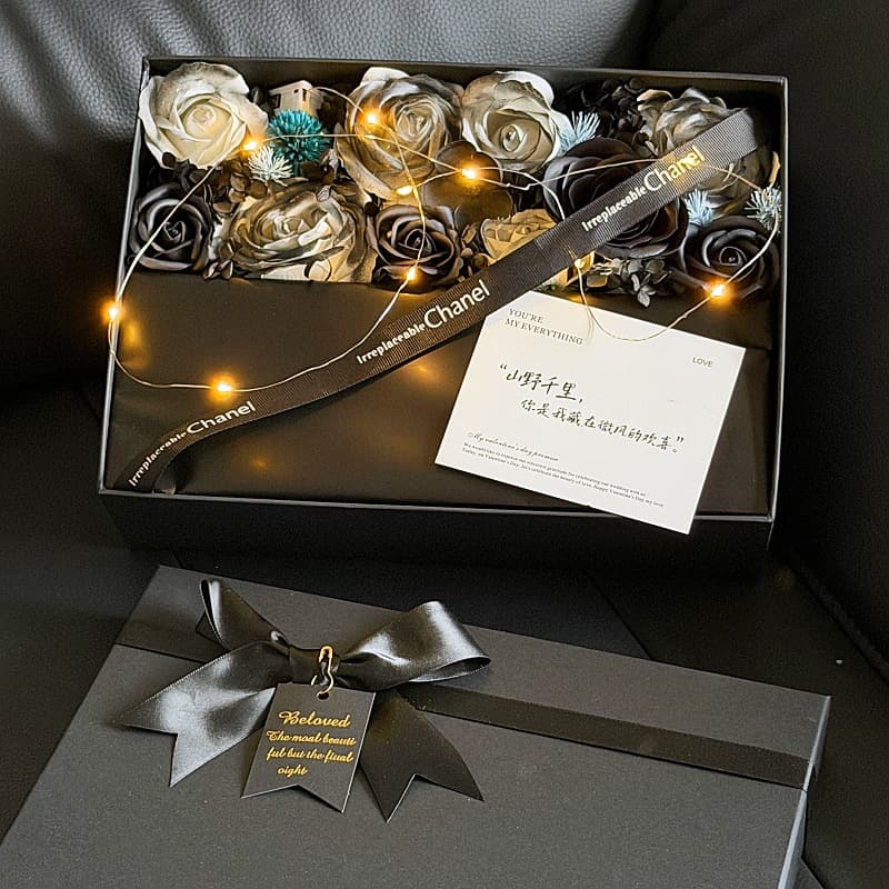 Christmas Bouquet Cigarette Square Gift Box Simulated Flower Handmade DIY Cigarette Box Gift Box Material Pack for Boys Gift