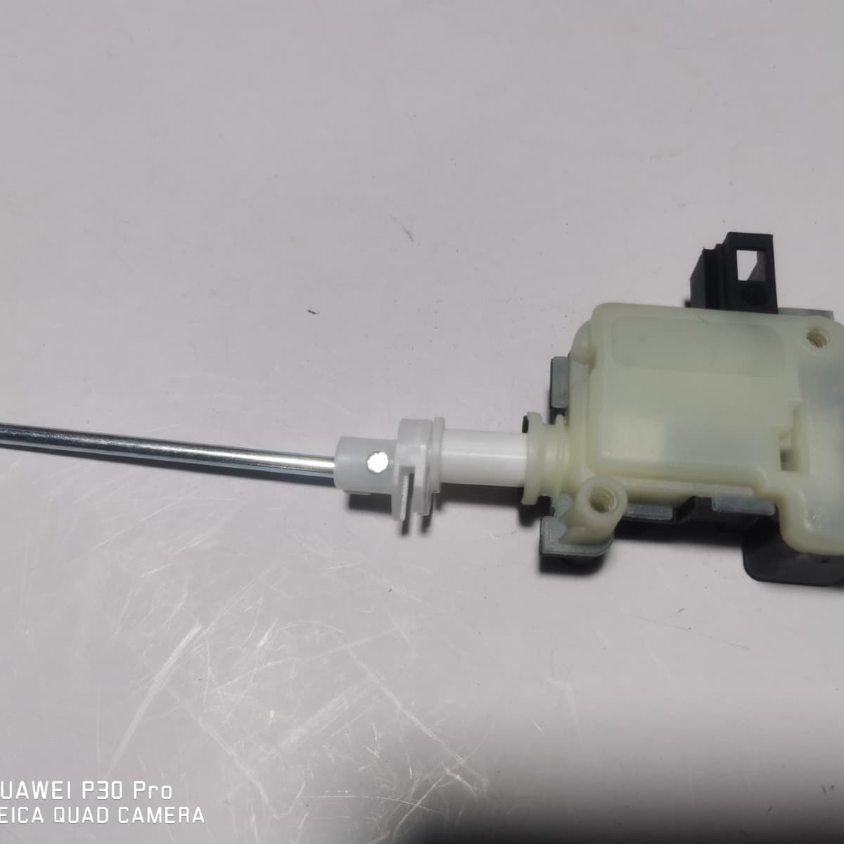 Fuel door motor and lock actuator 6QD810773 for Volkswagen POLO and Lavida