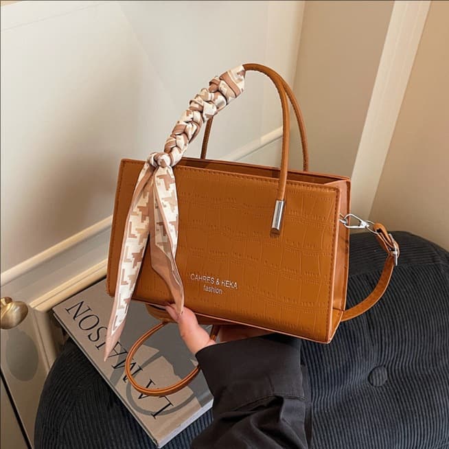 Trendy Single Shoulder Crossbody Bag Casual Versatile Fashionable Commute Shopping Outing Unique Non-Clashing Durable Popular Women's Bag