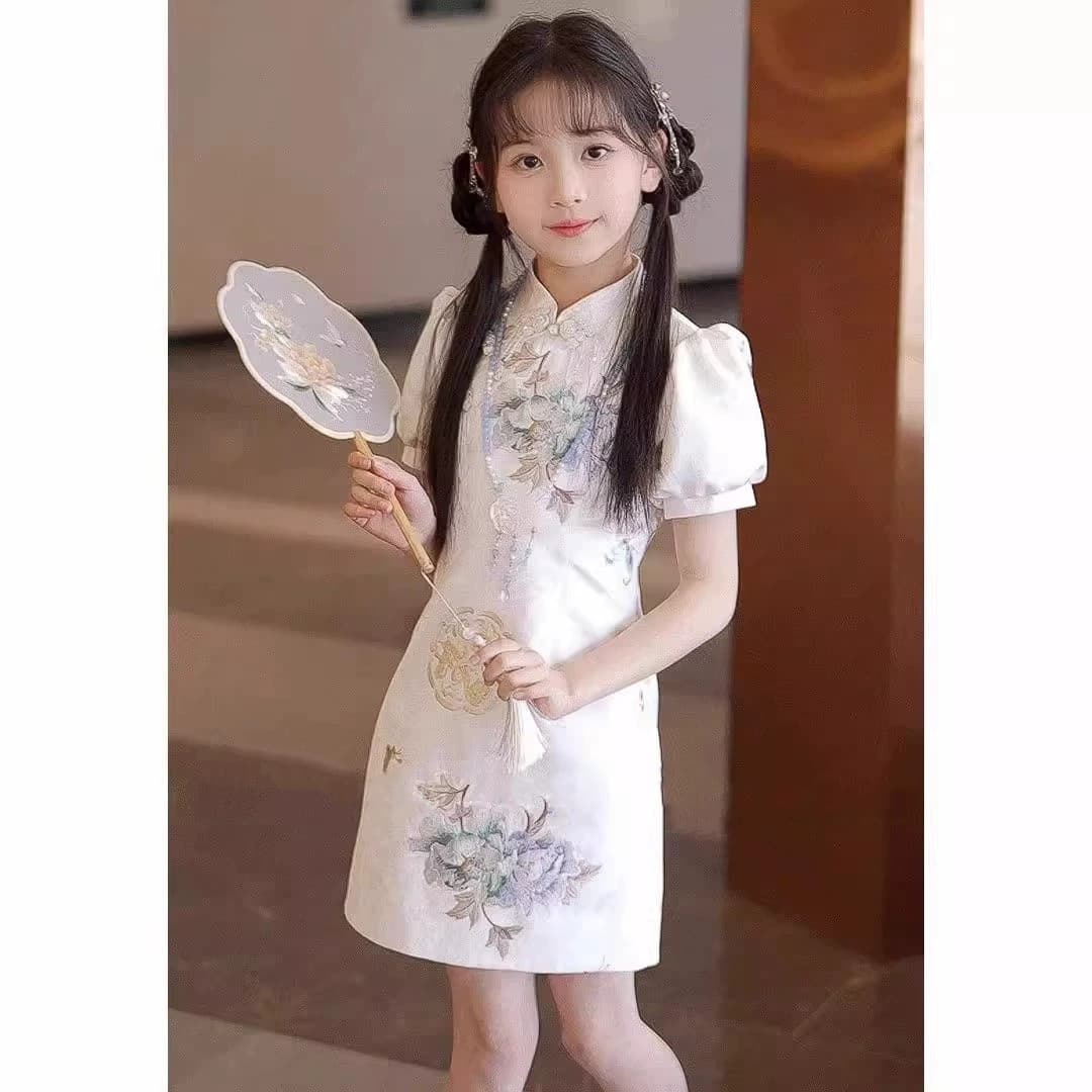New summer style elegant Chinese-style cheongsam dress for girls, suitable for medium and large children.