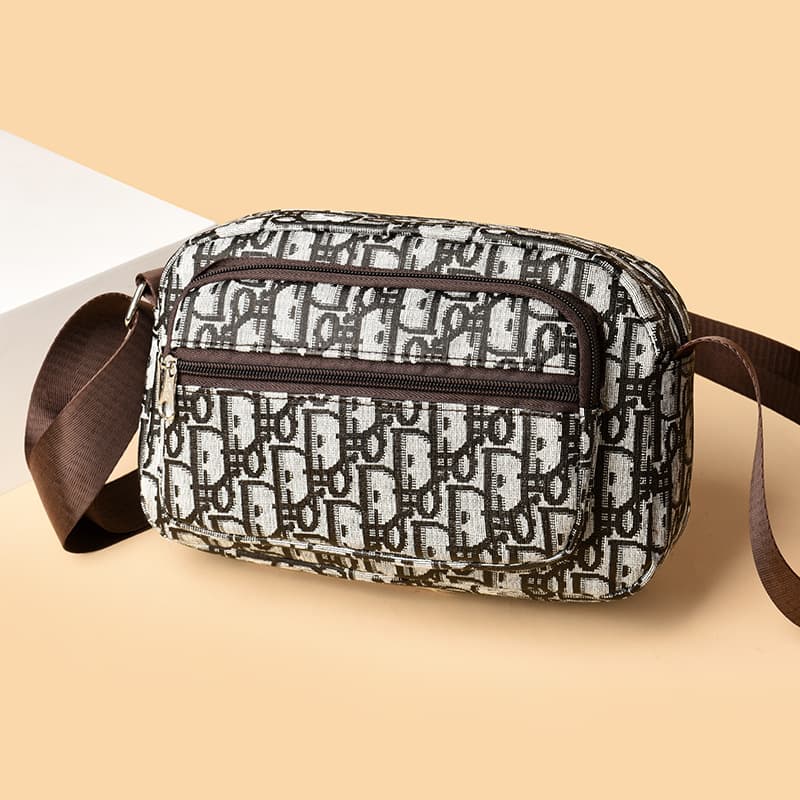 Crossbody bag for women, fashionable and versatile small square bag, multi-pocket shoulder bag, durable, large capacity, convenient mother bag