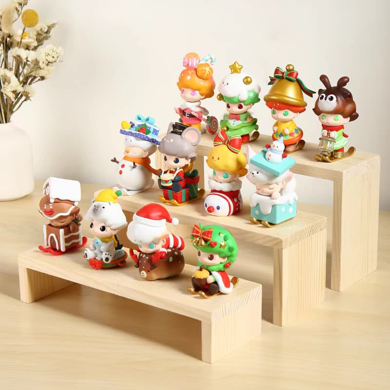 Solid wood U-shaped hot-bent display rack, suitable for toy stores, office furniture, and figurines.