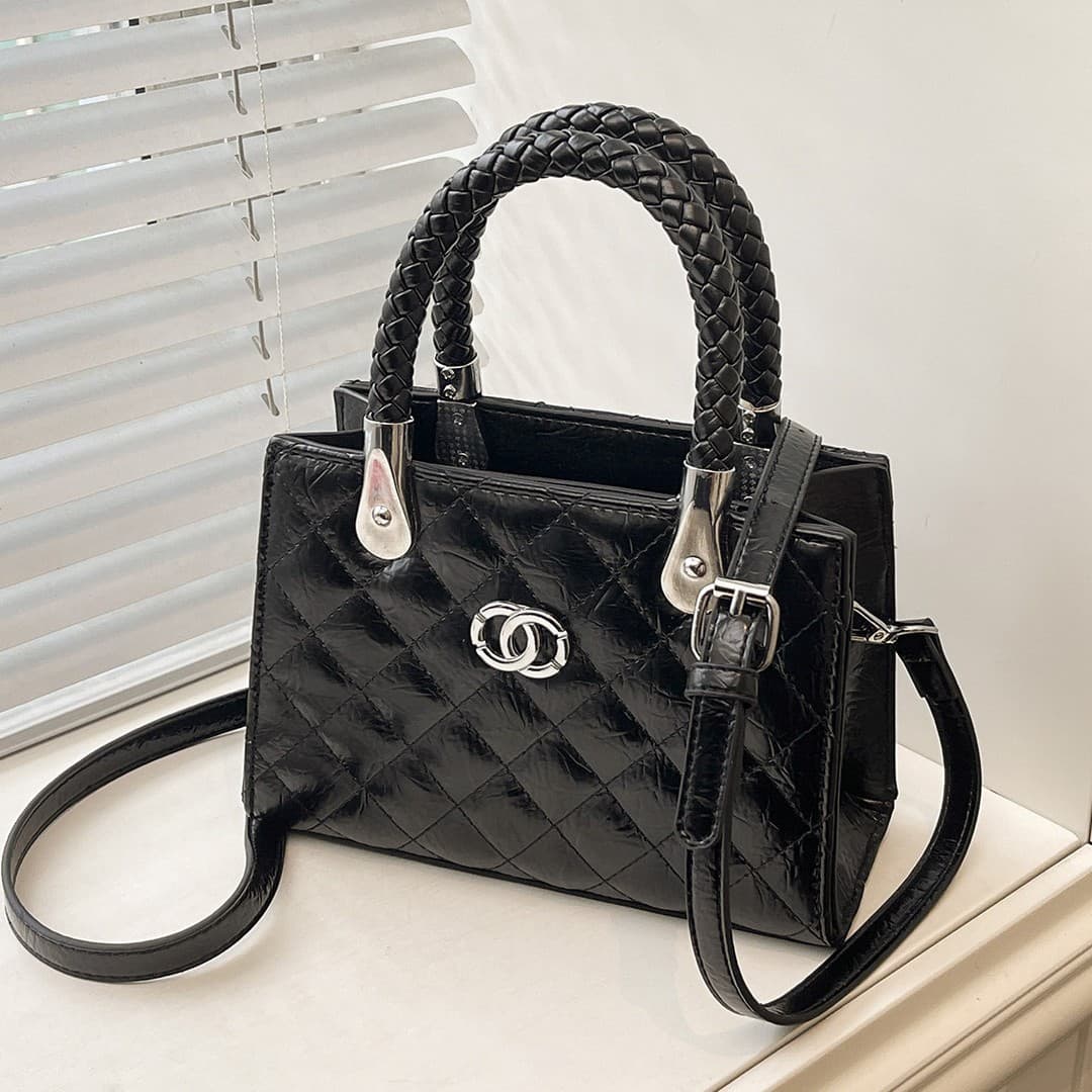 Chanel-style Diamond Quilted Handbag, Light Luxury Fashionable Versatile Small Square Bag, Stylish Commute Shoulder Crossbody Bag