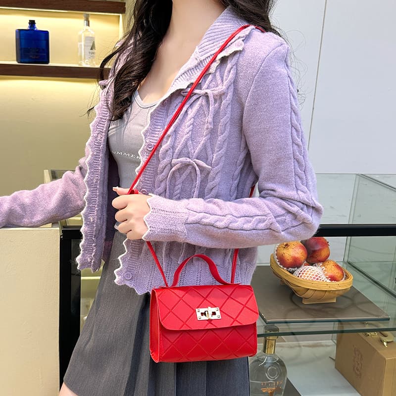 Guangzhou wholesale small bags women's bags embossed rhombus small square bag 2024 new style women's fashion shoulder crossbody bag
