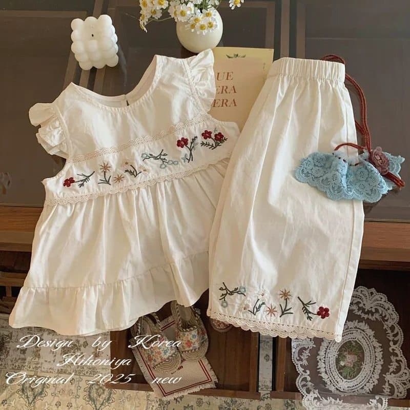 Korean children's clothing 2026 new summer style baby girl pastoral retro style vest cute Korean style pants summer suit