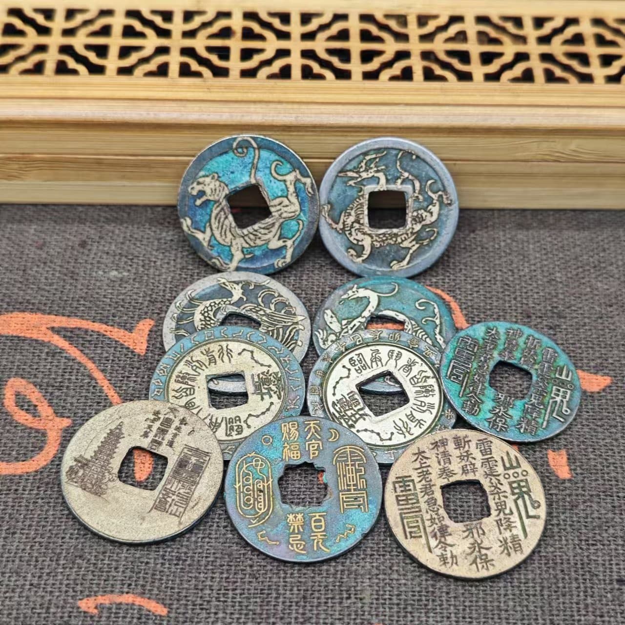 Genuine Kaiyuan Tongbao Mountain Ghost Square Hole Copper Coin Antique Coin Collection