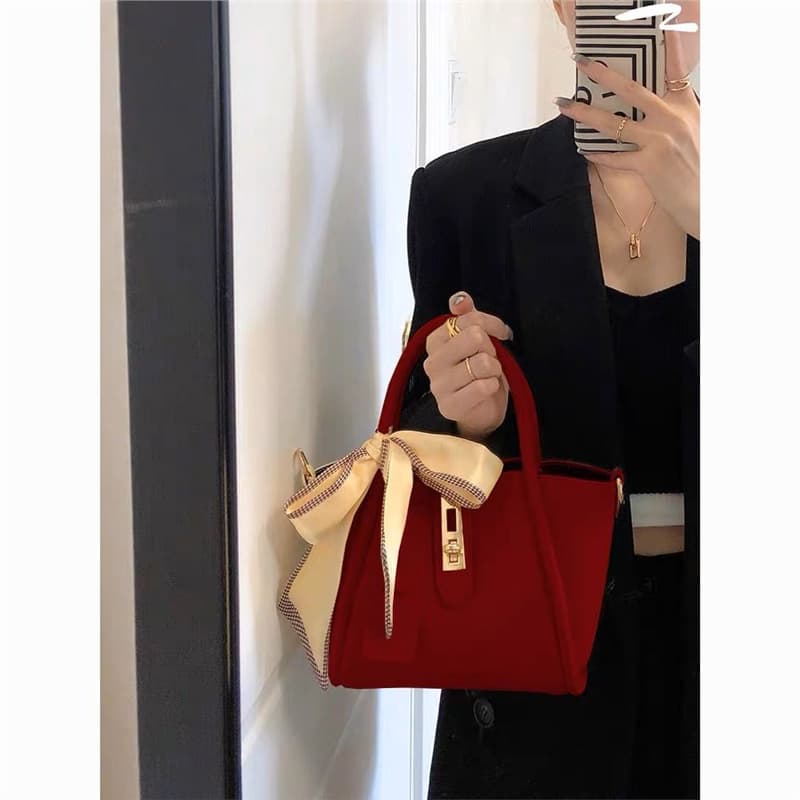 In Stock Factory Women's Bag Large Capacity Bucket Bag 2025 New Crossbody Handbag Red Wedding Bride Bag