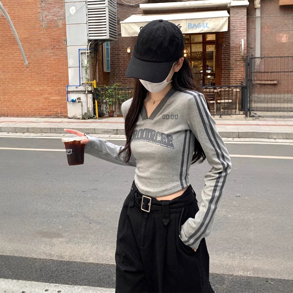 American retro long-sleeved T-shirt for women 2025 spring and autumn new tight-fitting slim short bella style black hot girl top