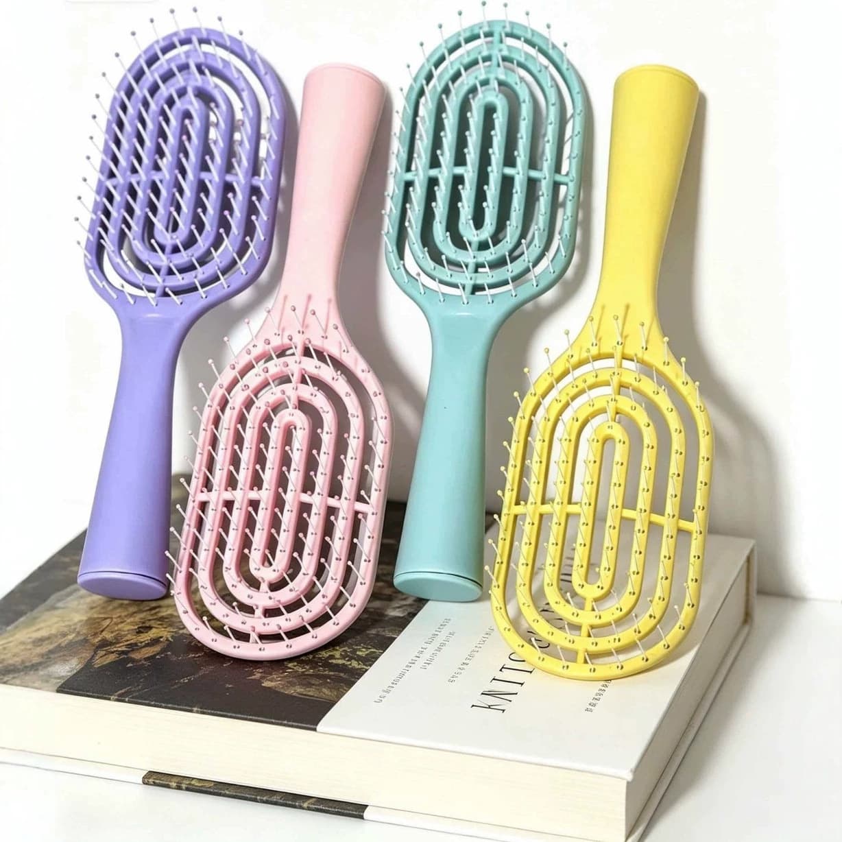 Fluffy Hair Styling Comb, Hollow Long Handle Curved Back Comb, Rib Comb for Volumizing, Massage, Home Use, Large Curved Comb for Women