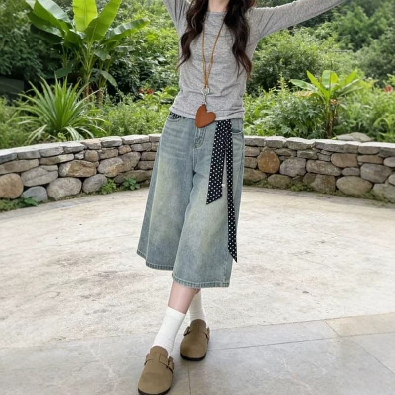 Light-colored wide-leg three-quarter jeans for women in summer new large size fat mm loose slimming pear-shaped straight pants