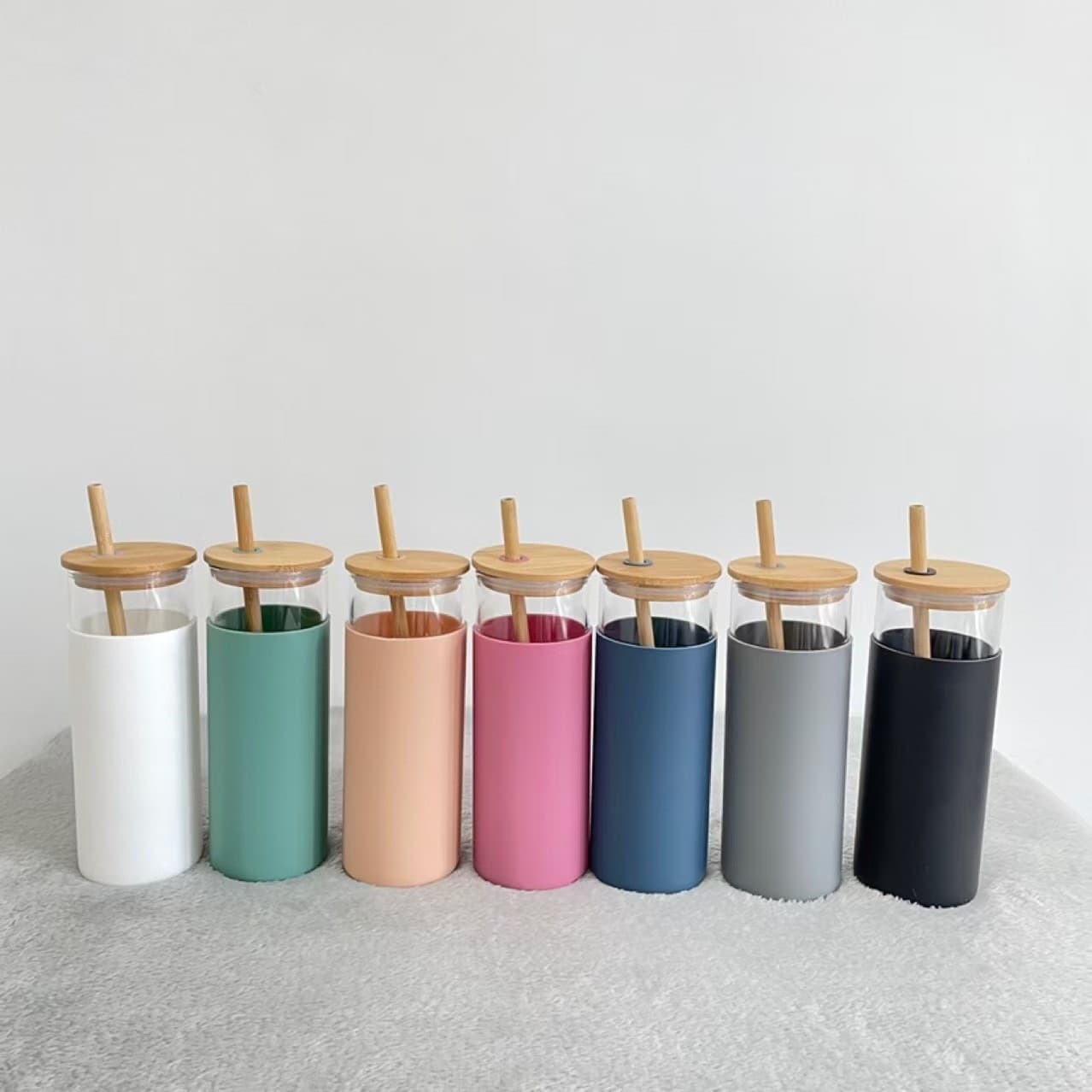 Amazon Heat-Resistant High Borosilicate Glass Straw Water Cup, Simple and Fashionable Insulated Silicone Sleeve, Logo Printing Available