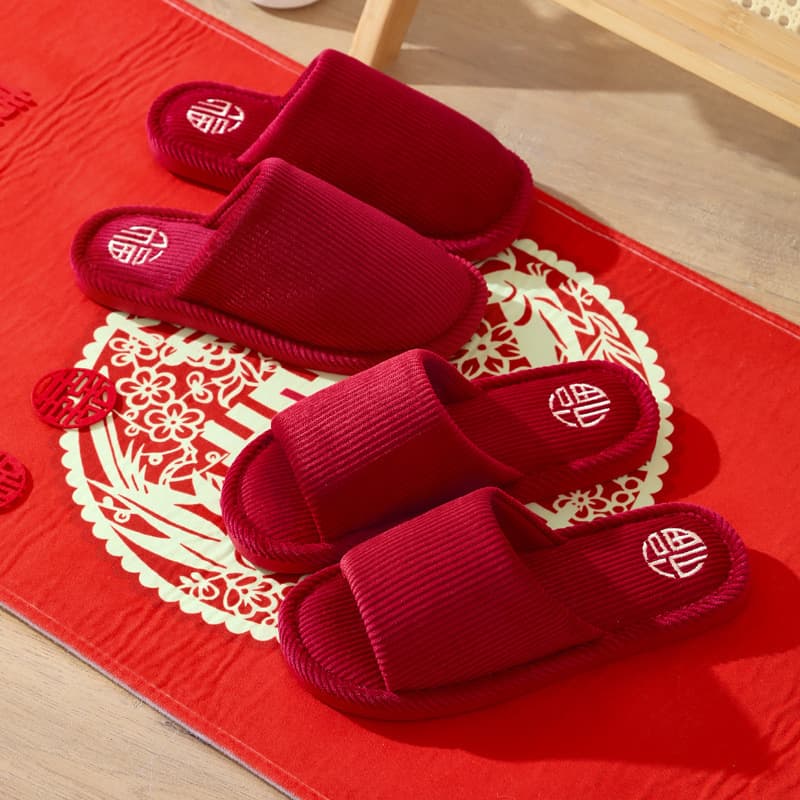 Wedding festive items for newlyweds, including couple's indoor red home slippers for the zodiac year, slip-resistant and suitable for New Year cotton footwear.