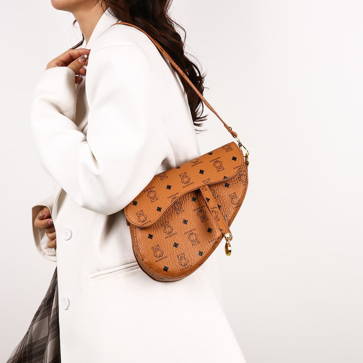 Luxury High-End Saddle Bag for Women, Shoulder Bag New Year Fashionable Trendy Versatile Semi-Circular Bag Casual Unique Women's Bag