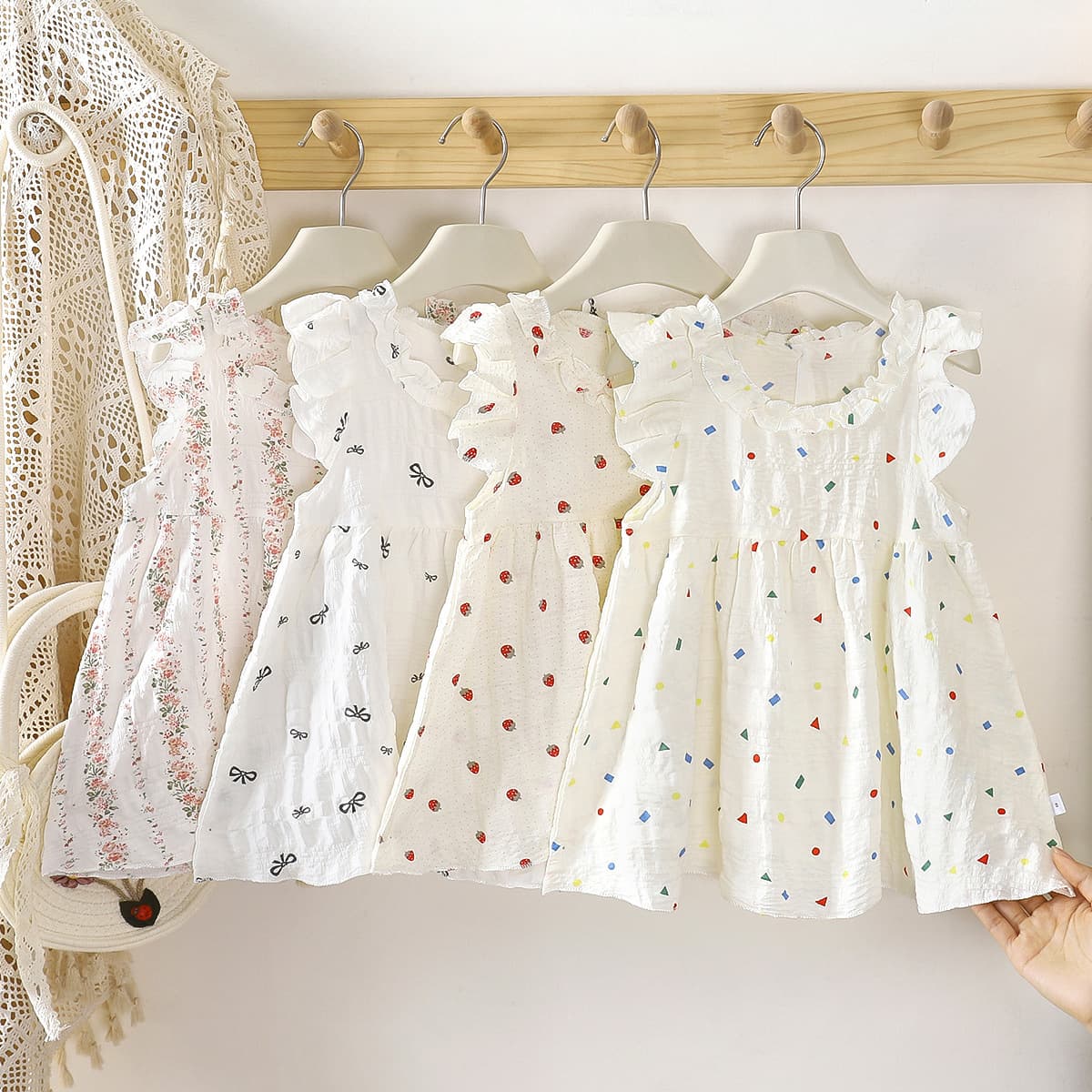 New Summer Girls Dress Cloud Cotton Small Flutter Sleeve Sweet Dress Stylish Floral Print Dress