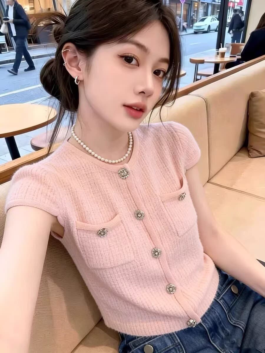 Ge Jia Boutique Quality Summer New Chanel-Style Fashionable Round Neck Rhinestone Button Design Slimming Versatile Top