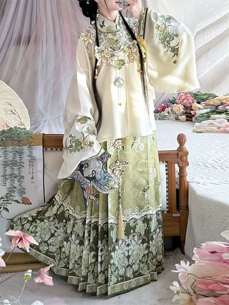 17 Hanfu Women's【Qiu Yun Ji】Ming-style Cross-collar Heavy Embroidery Cloud Shoulder One-piece Horse-face Skirt Autumn and Winter Style