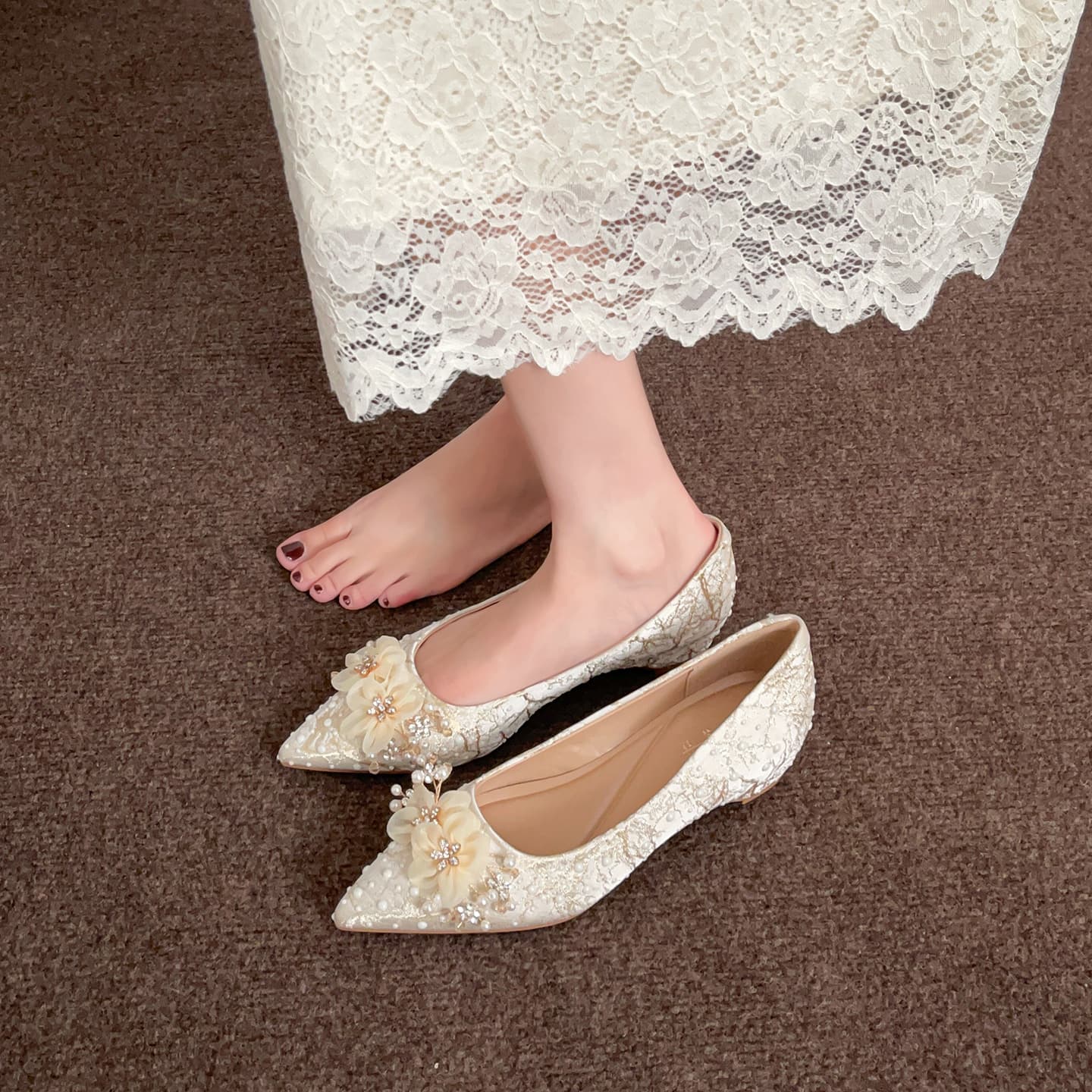 3358-2 French High-End Style Convertible Main Wedding Dress Shoes with Inner Height Increase, Floral Satin Chunky Heel Comfortable High Heels