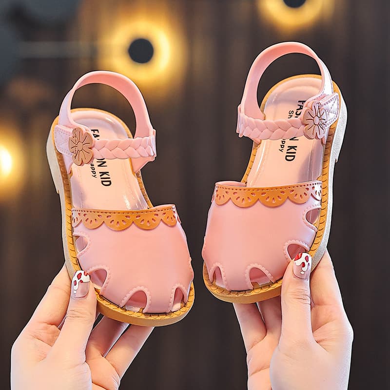 2025 Summer New 3-Year-Old Girl Princess Sandals Non-Slip Soft Sole Breathable Fairy Style Walking Shoes Wholesale